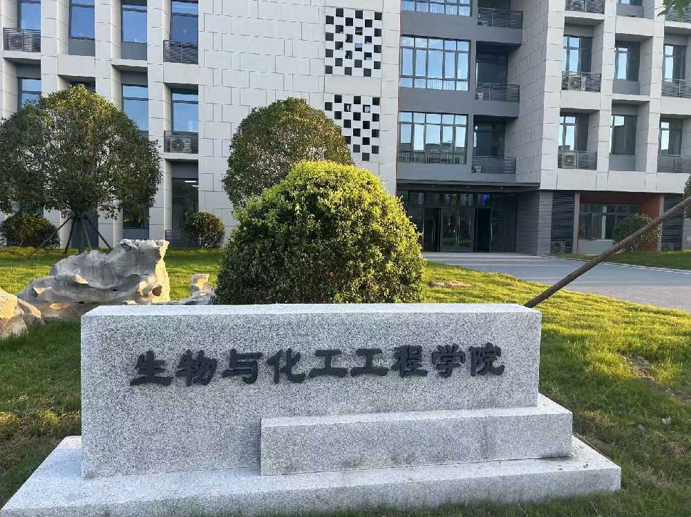 河东区扬州职业大学体育场高杆灯项目